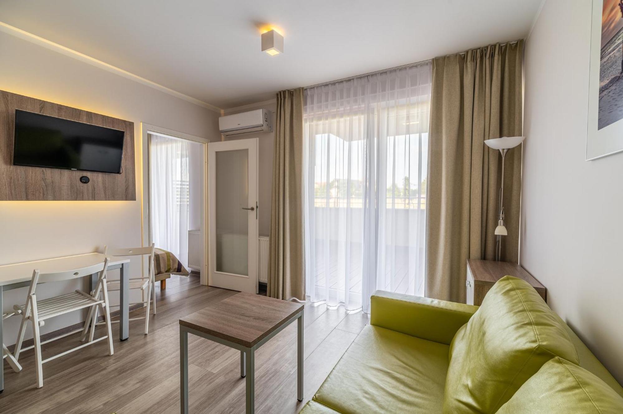 Eleganckie Apartamenty Sun Seasons 24 Blisko Plazy Z Parkingiem By Noclegi Renters Niechorze Exterior photo